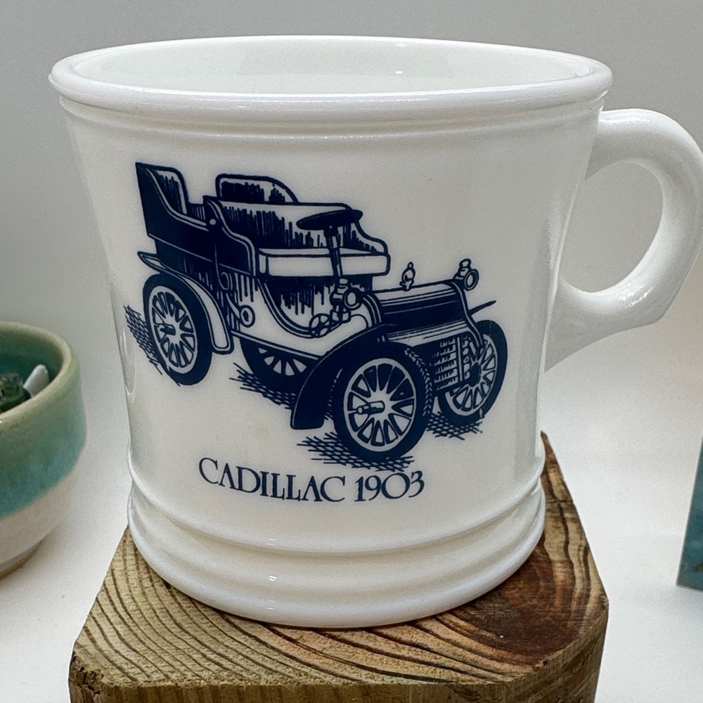 Rare, collectors item, Cadillac 1903 White and Blue shaving Mug